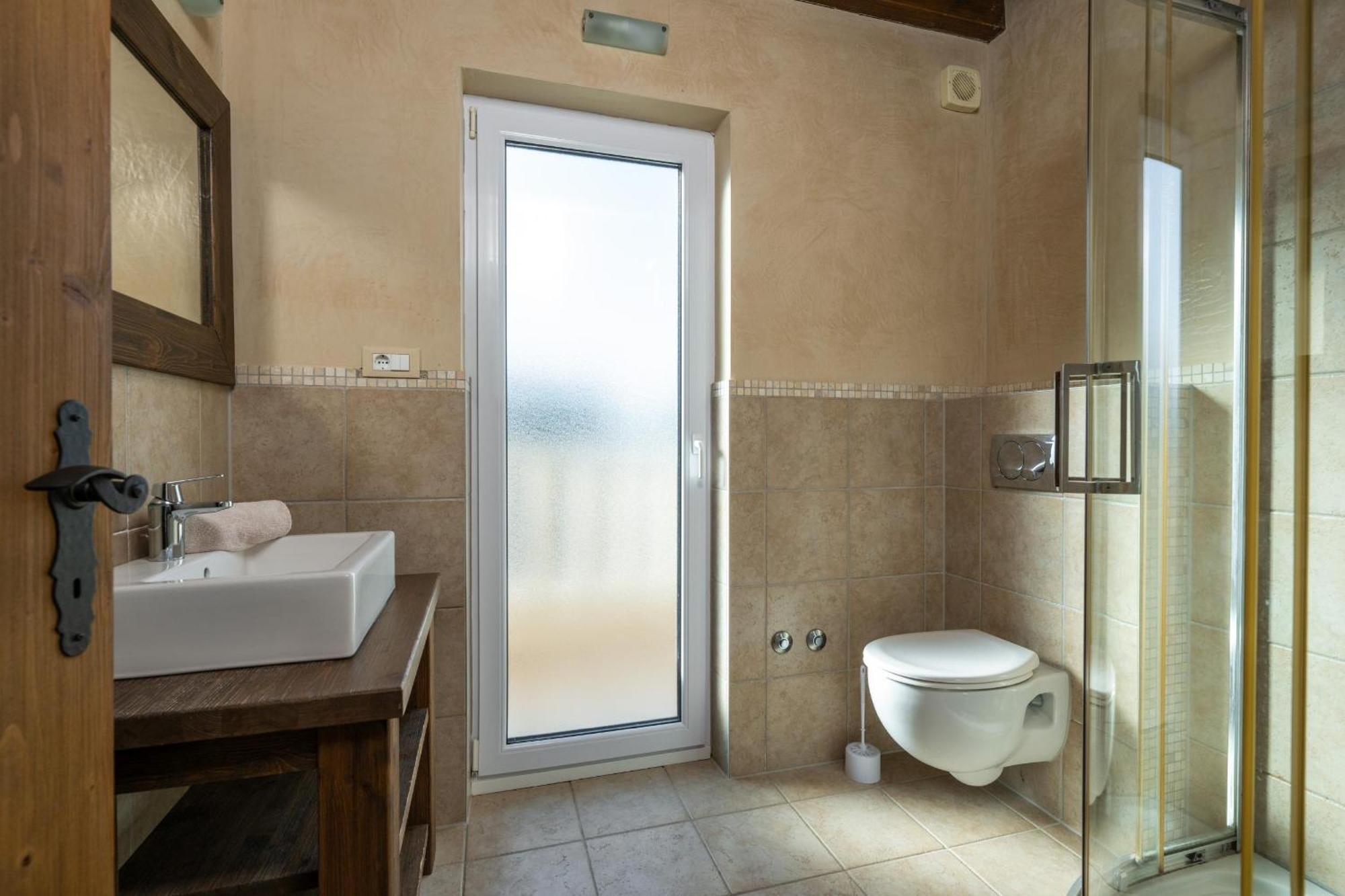 Villa Castagna Near The Sea With Private Pool And Sauna Premantura Buitenkant foto