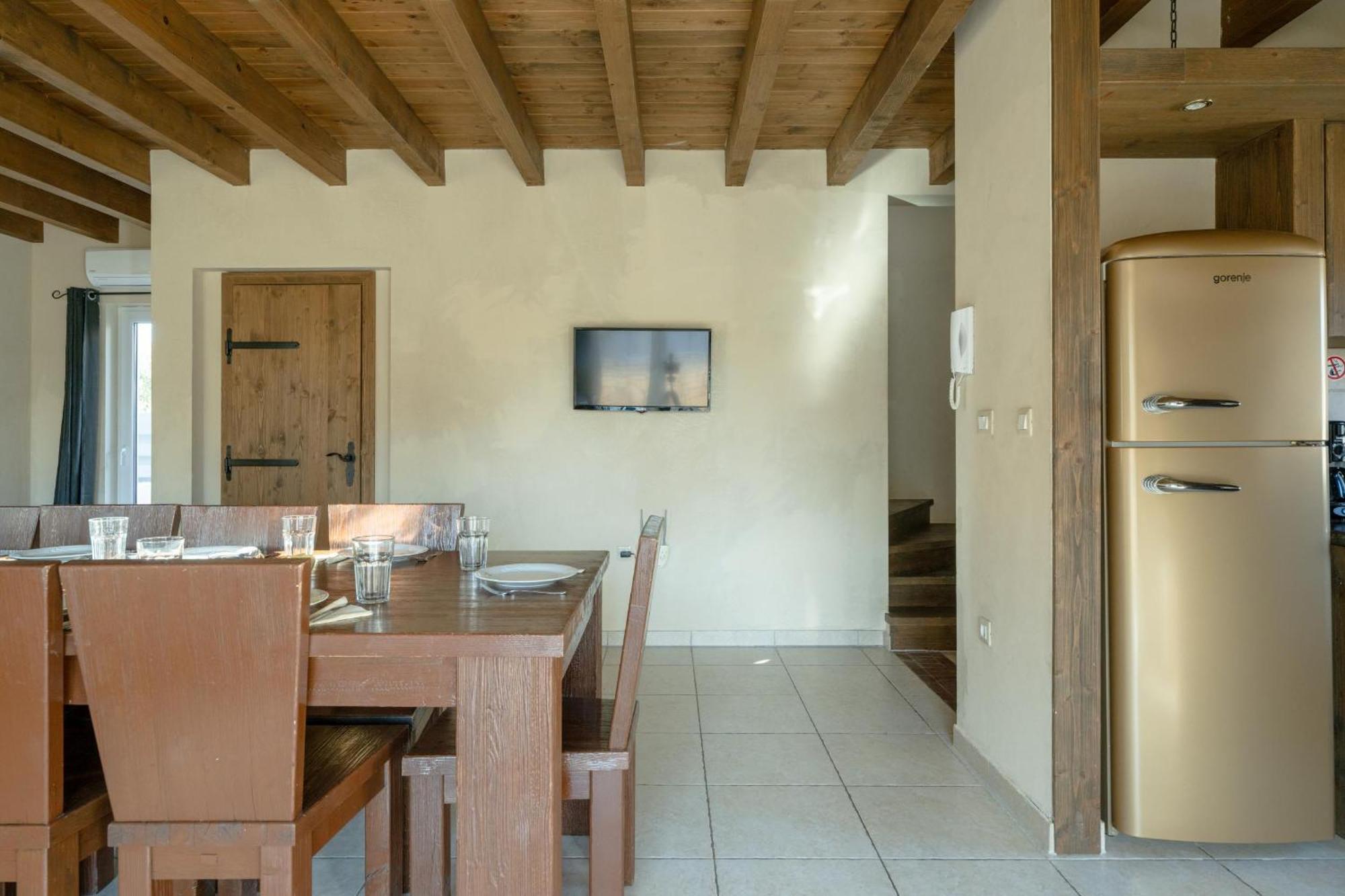 Villa Castagna Near The Sea With Private Pool And Sauna Premantura Buitenkant foto