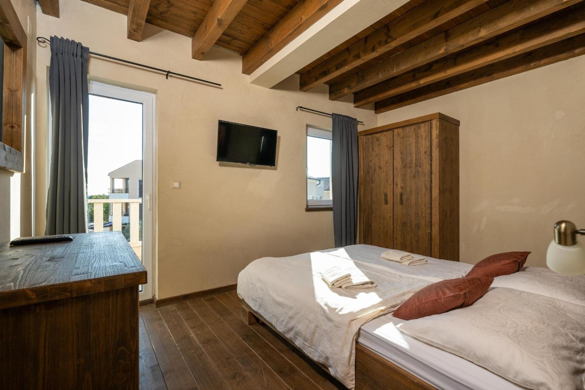 Villa Castagna Near The Sea With Private Pool And Sauna Premantura Buitenkant foto