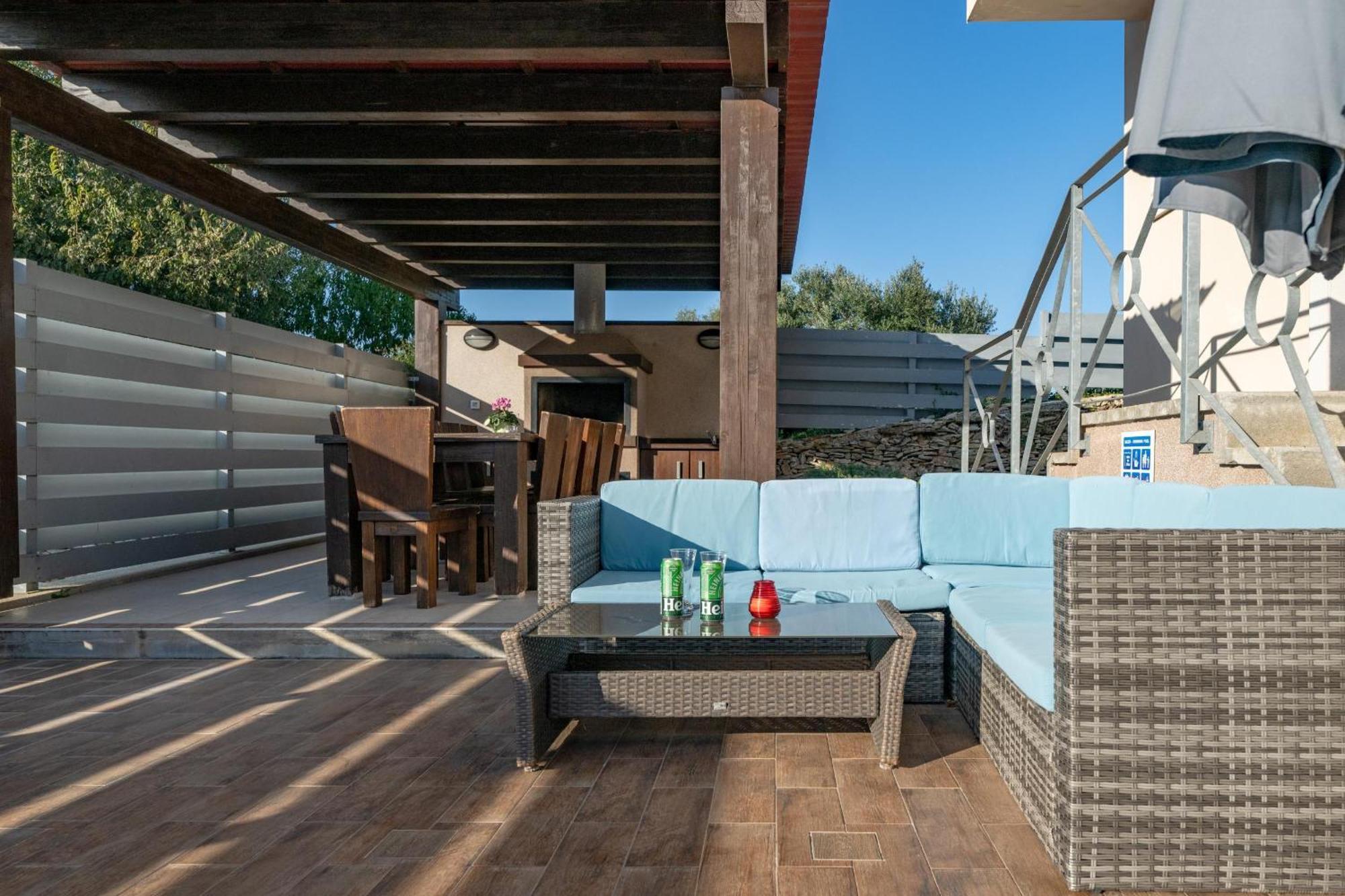 Villa Castagna Near The Sea With Private Pool And Sauna Premantura Buitenkant foto