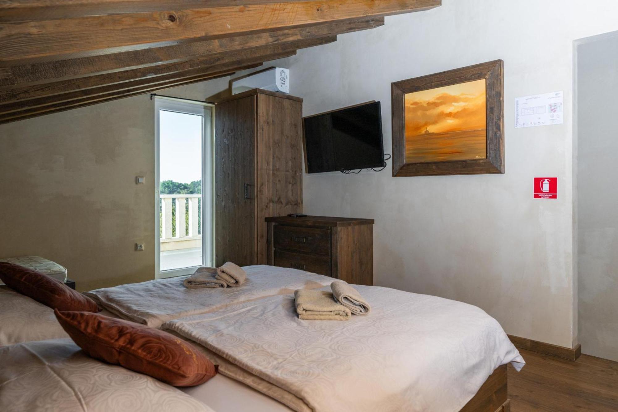 Villa Castagna Near The Sea With Private Pool And Sauna Premantura Buitenkant foto
