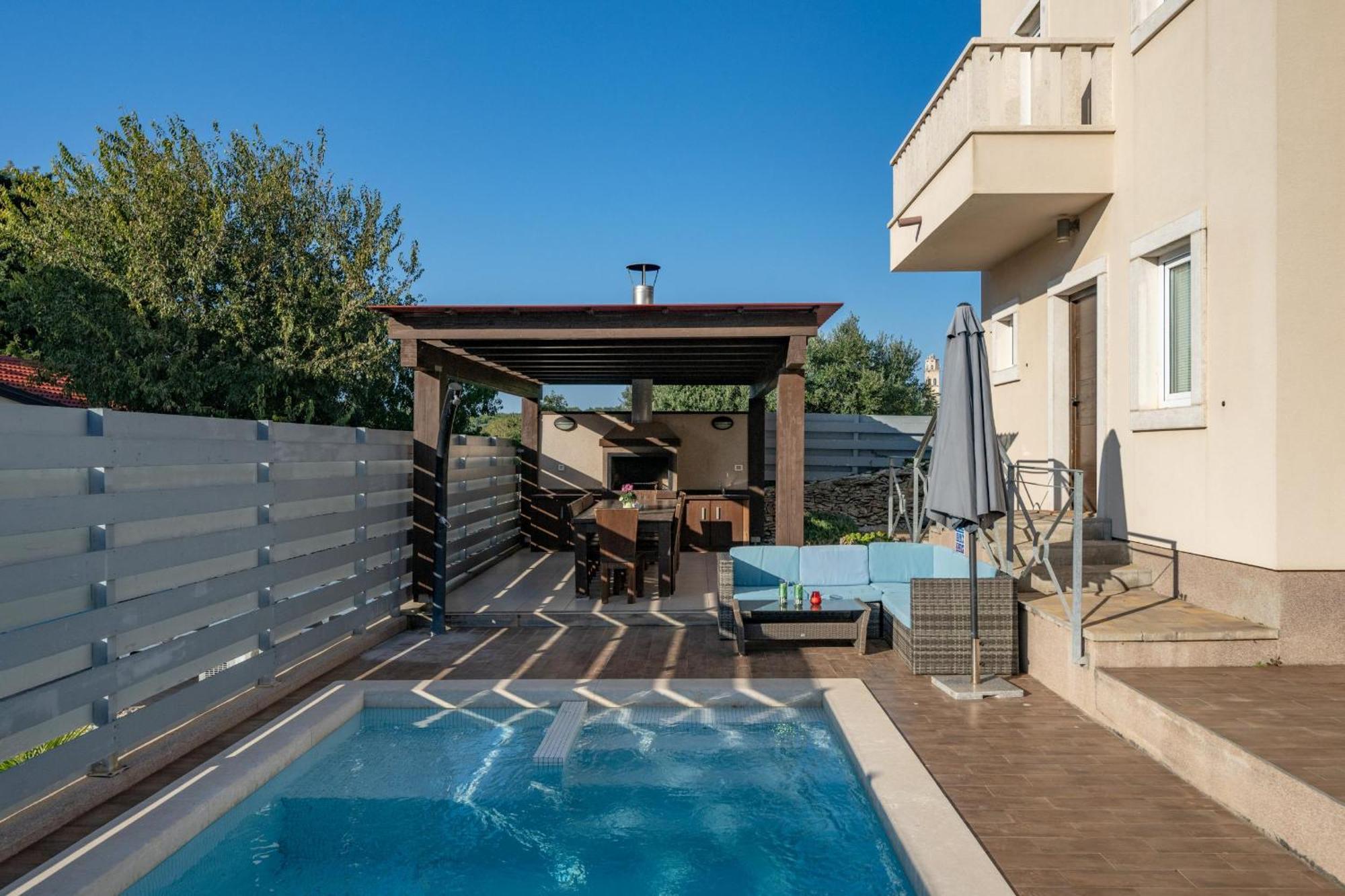Villa Castagna Near The Sea With Private Pool And Sauna Premantura Buitenkant foto