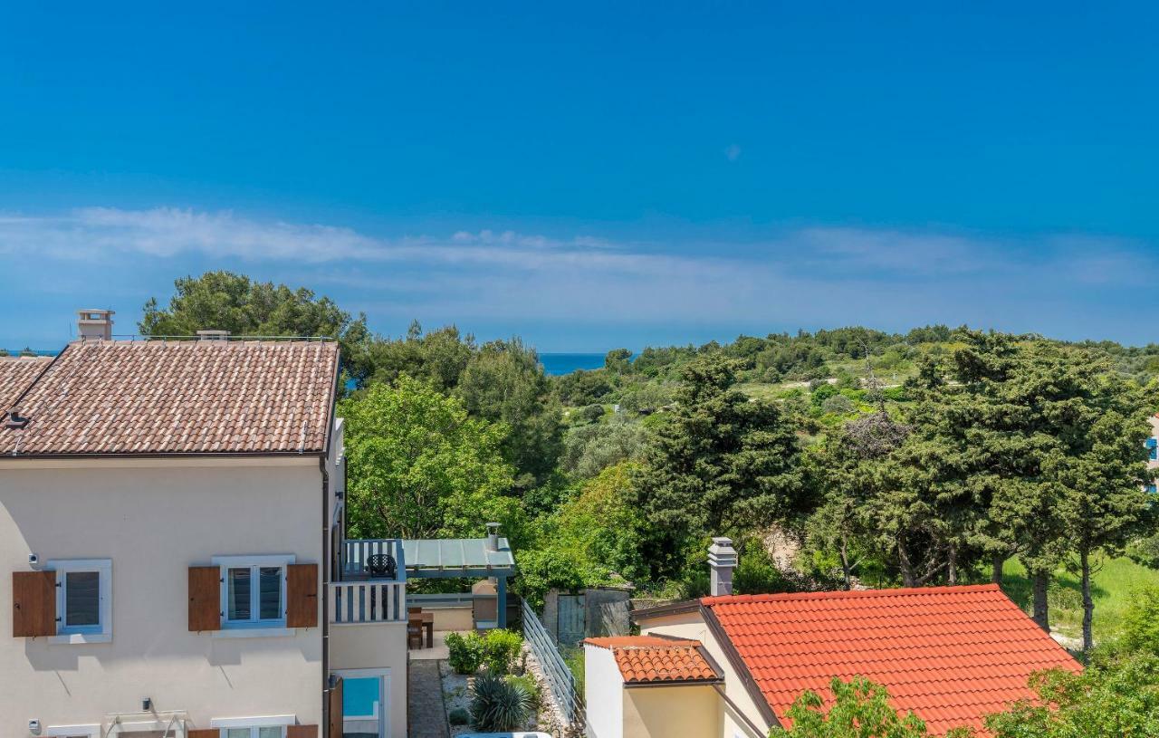 Villa Castagna Near The Sea With Private Pool And Sauna Premantura Buitenkant foto